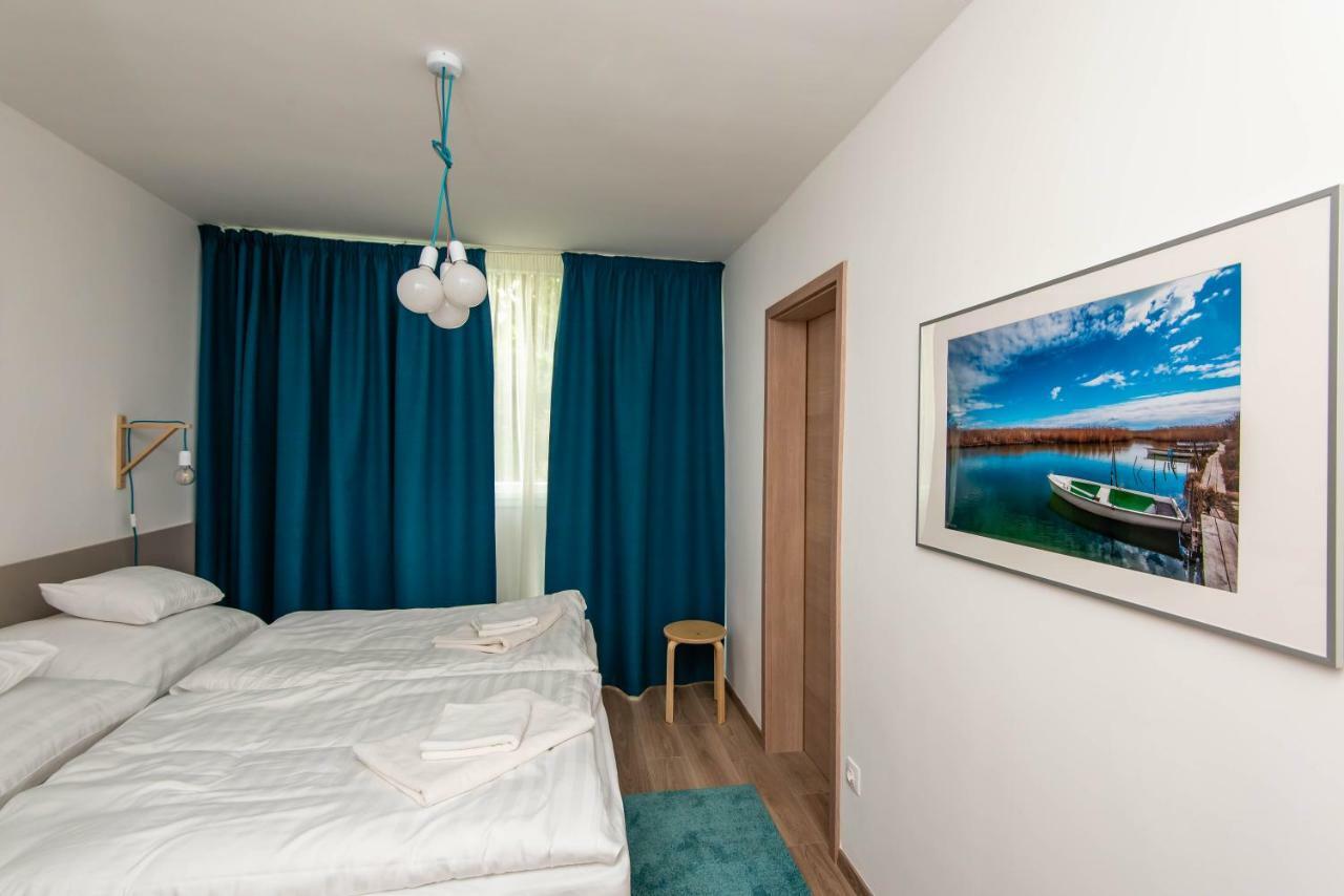 Magaspart Panzio Balatonföldvár 外观 照片