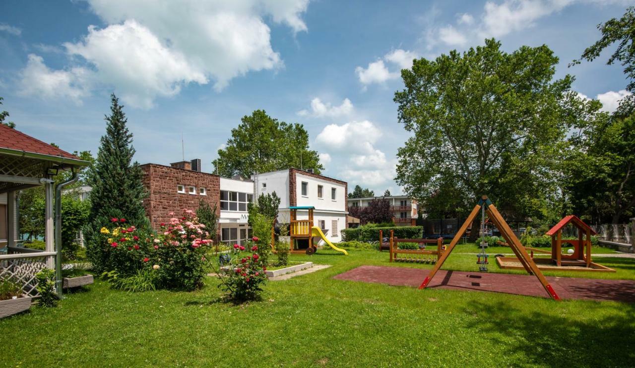 Magaspart Panzio Balatonföldvár 外观 照片